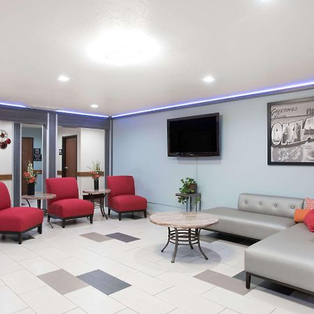 Super 8 By Wyndham Claremore Ok Esterno foto
