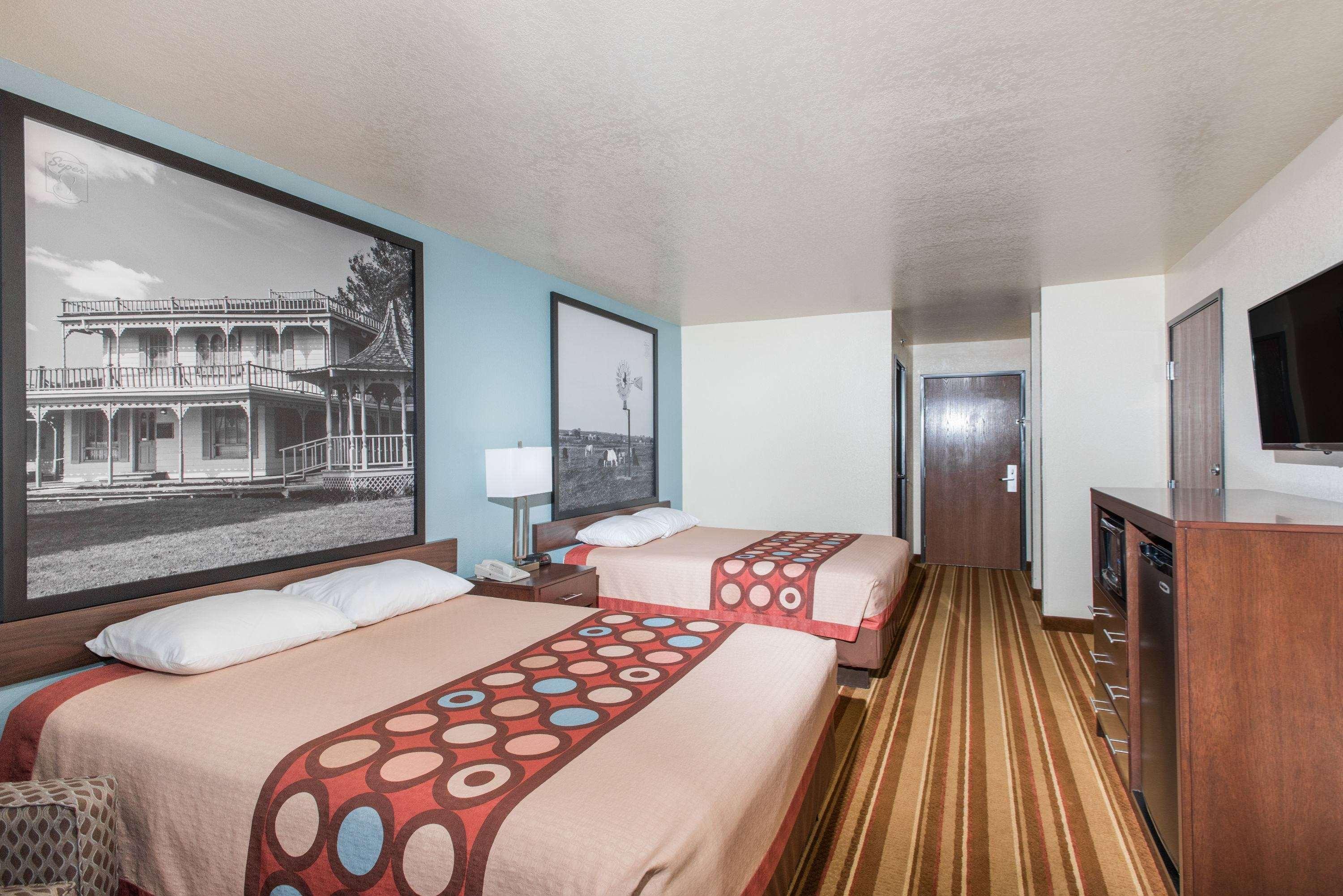 Super 8 By Wyndham Claremore Ok Esterno foto