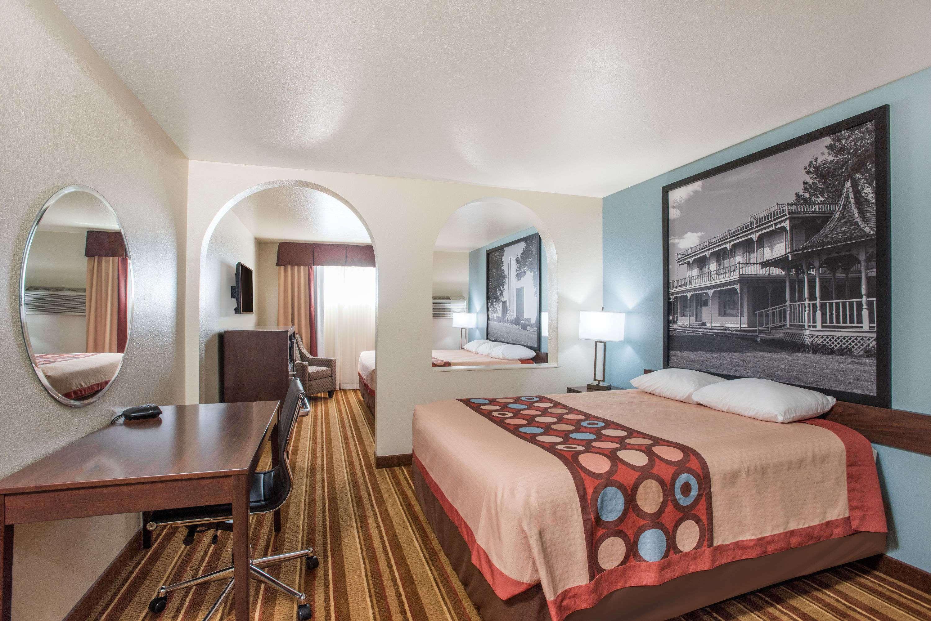 Super 8 By Wyndham Claremore Ok Esterno foto