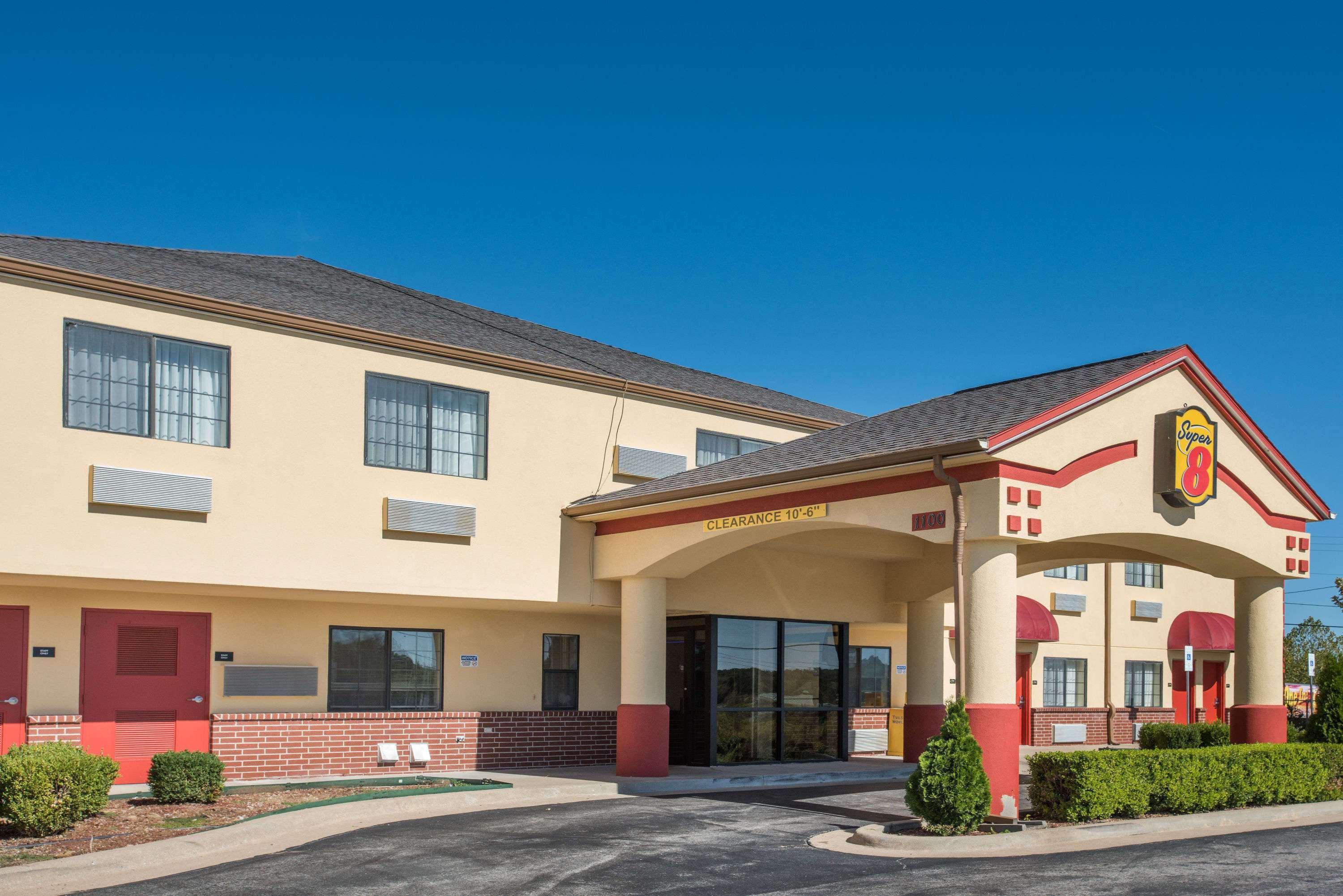 Super 8 By Wyndham Claremore Ok Esterno foto