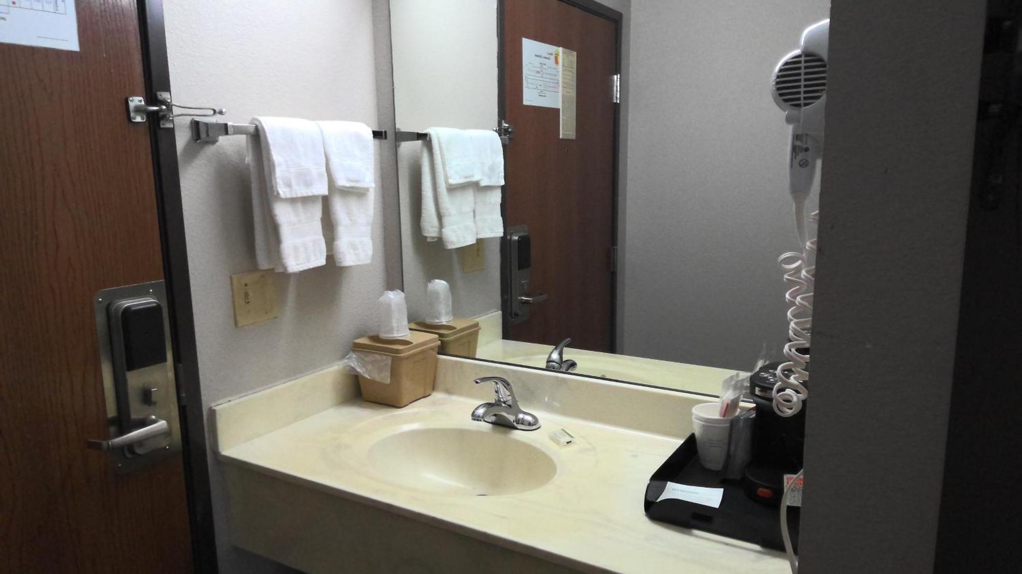Super 8 By Wyndham Claremore Ok Esterno foto