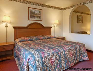 Super 8 By Wyndham Claremore Ok Esterno foto